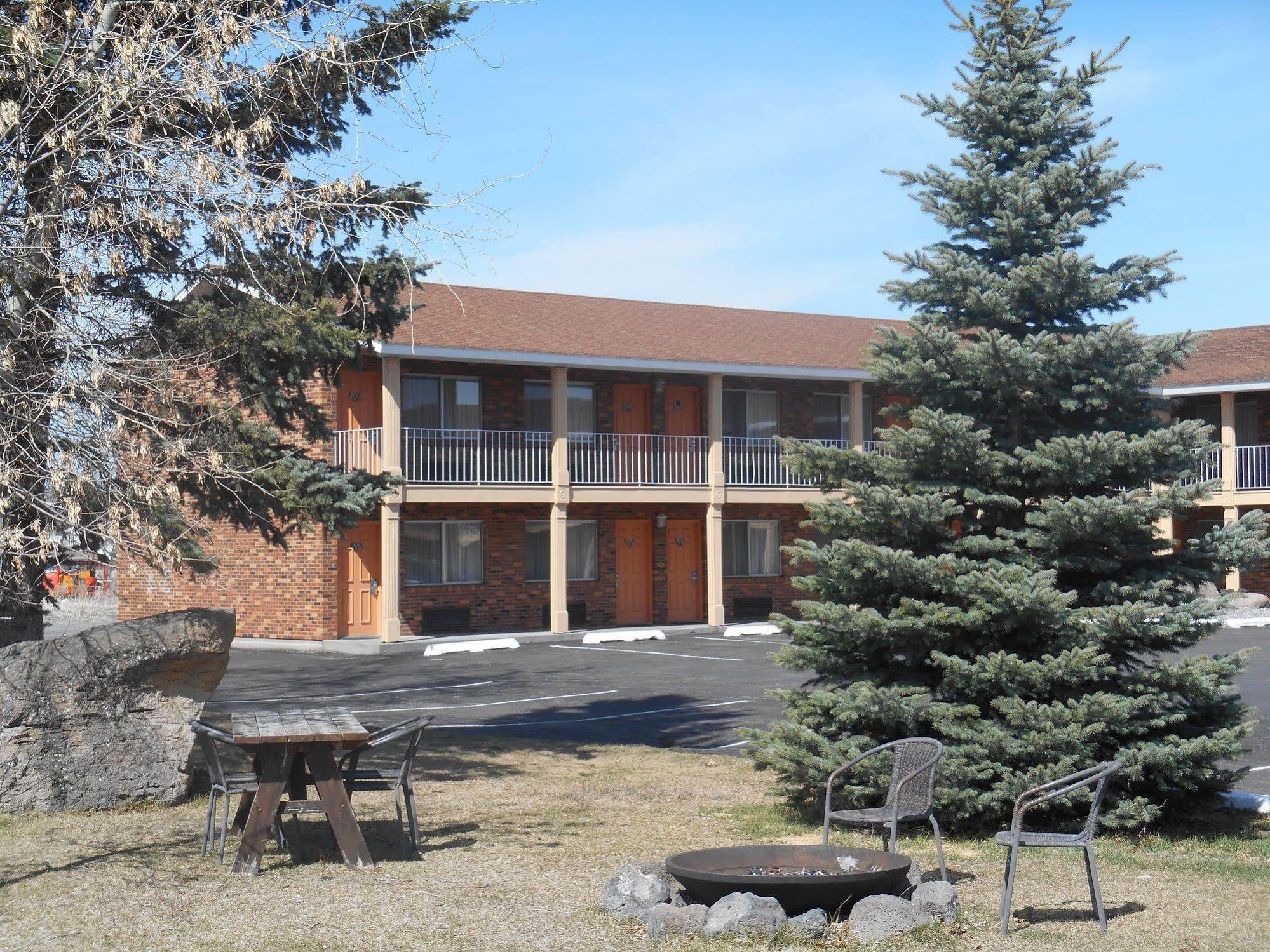 Henry'S Fork Inn Saint Anthony Exterior photo